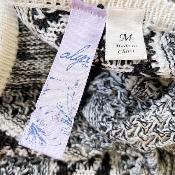 Alya Francesca’s Aztec swing cardigan sweater - Picture 3 of 4